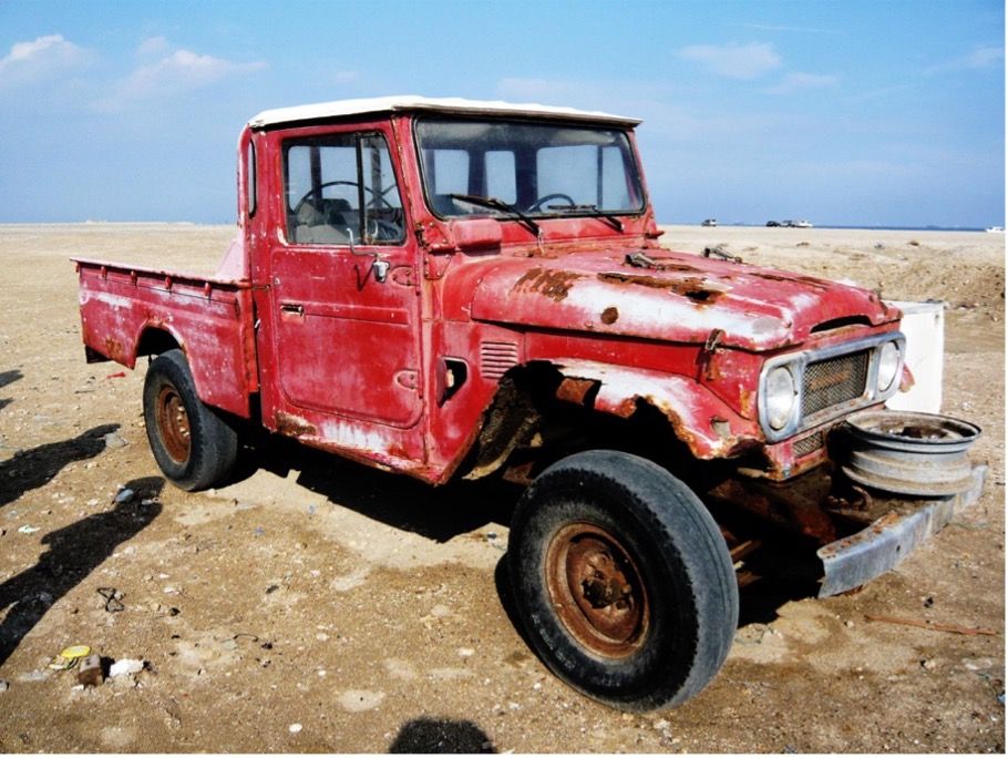 A 40 Series still in service crossing UAE deserts