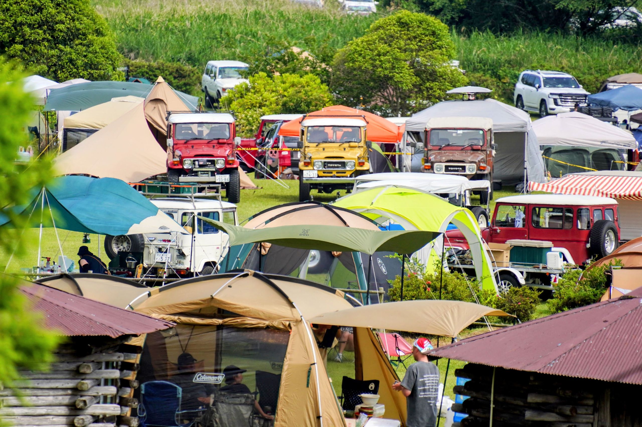 A lot of Land Cruiser 40 fans enjoyed camping